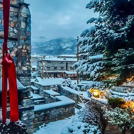 Charming 3-storey Loft With Fireplace *