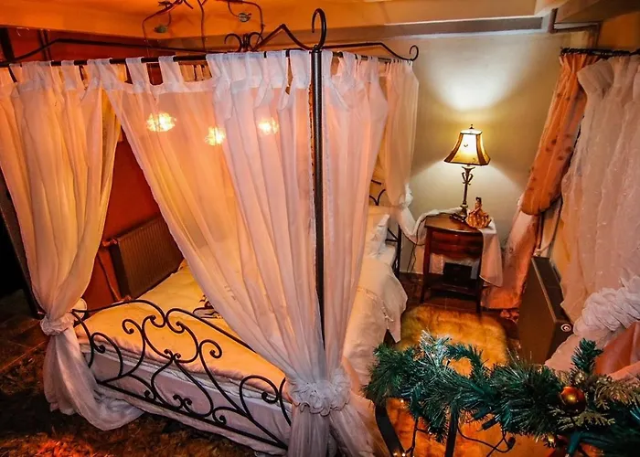 Charming 3-storey Loft With Fireplace *