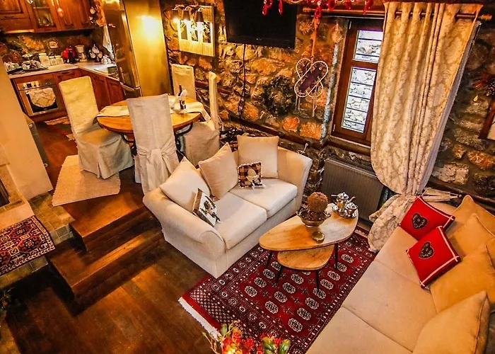 Alpehytte Charming 3-storey Loft With Fireplace